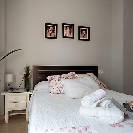 Hostal La Muralla Sevilla Exteriör bild