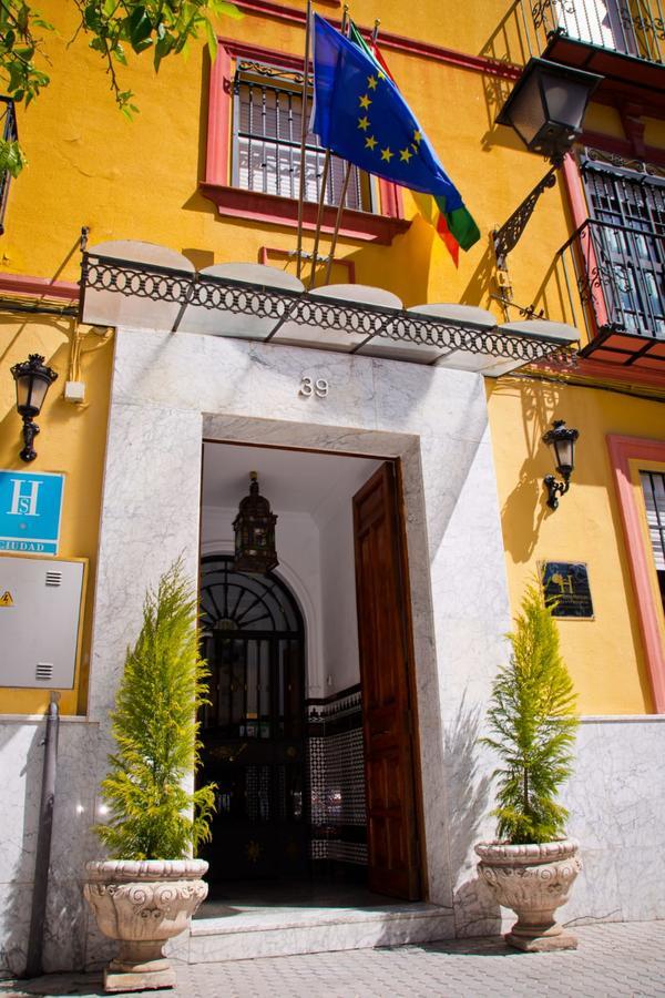 Hostal La Muralla Sevilla Exteriör bild