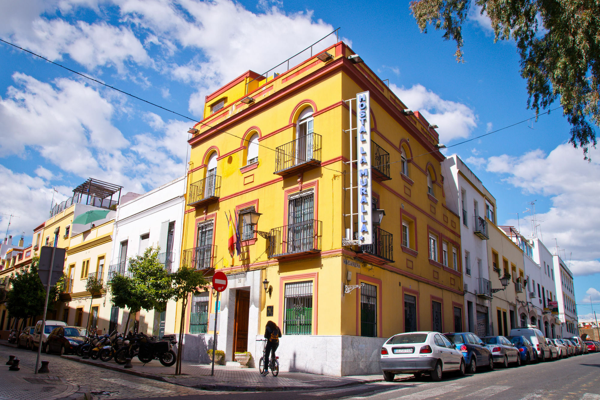 Hostal La Muralla Sevilla Exteriör bild
